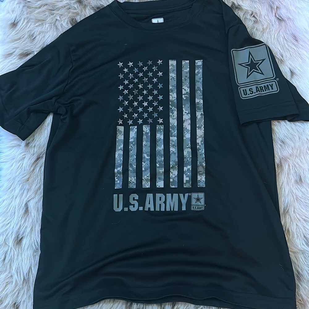 Stretchy US Army shirt